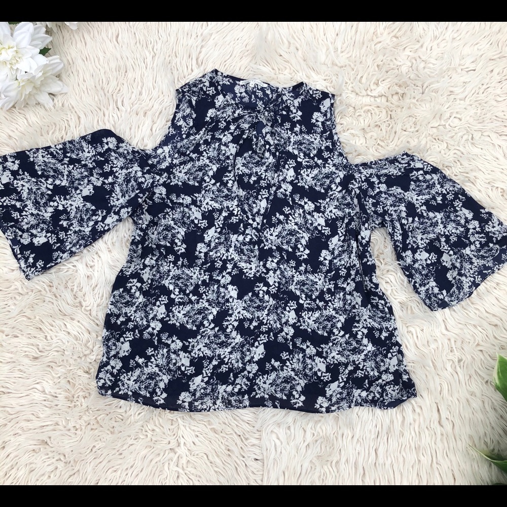 “Violet+Claire” Floral Cold Shoulder Plus Size Top